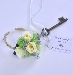 Boho 4 Baby Roses Wrist Corsage - MODA FLORA
